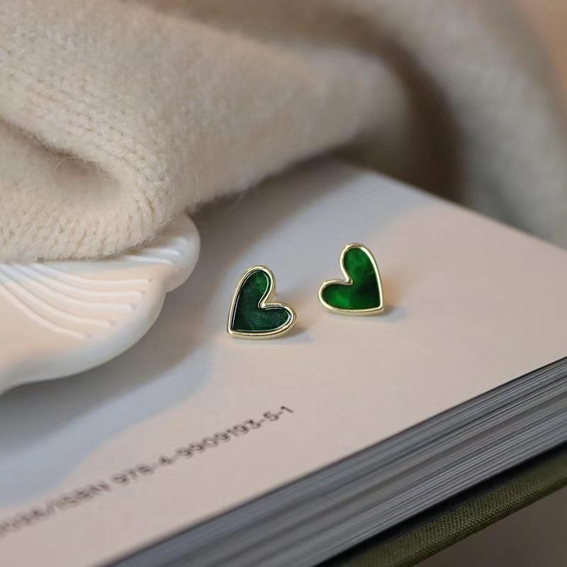 

Милые корейские серьги Сердце Блестящий Циркон Винтажные Темно-зеленые Универсальные Серьги Золотого Цвета для Женщин Модные Циркон 2024 Новинка Подарок зелёный