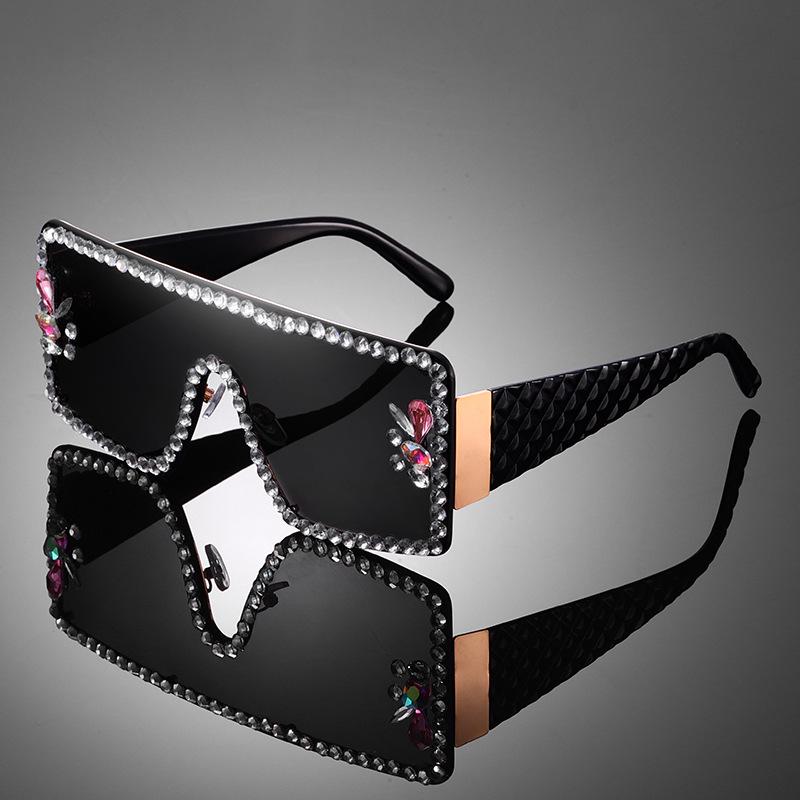 European  American Style Large Frame Rhinestone Sunglasses for Women - Fashionable Sun Protection 90165