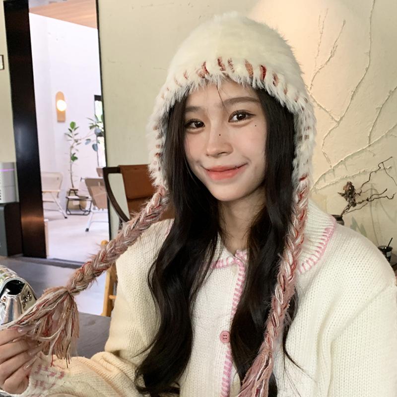 

Big head circumference thickened plush knitted hat women s autumn and winter warm ear protection braids fashionable versatile face small bag hat 52-56cm коричневий