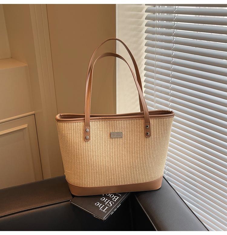 

Casual large-capacity tote bag 2025 new versatile shoulder bag Korean version of premium woven bucket armpit bag хакі
