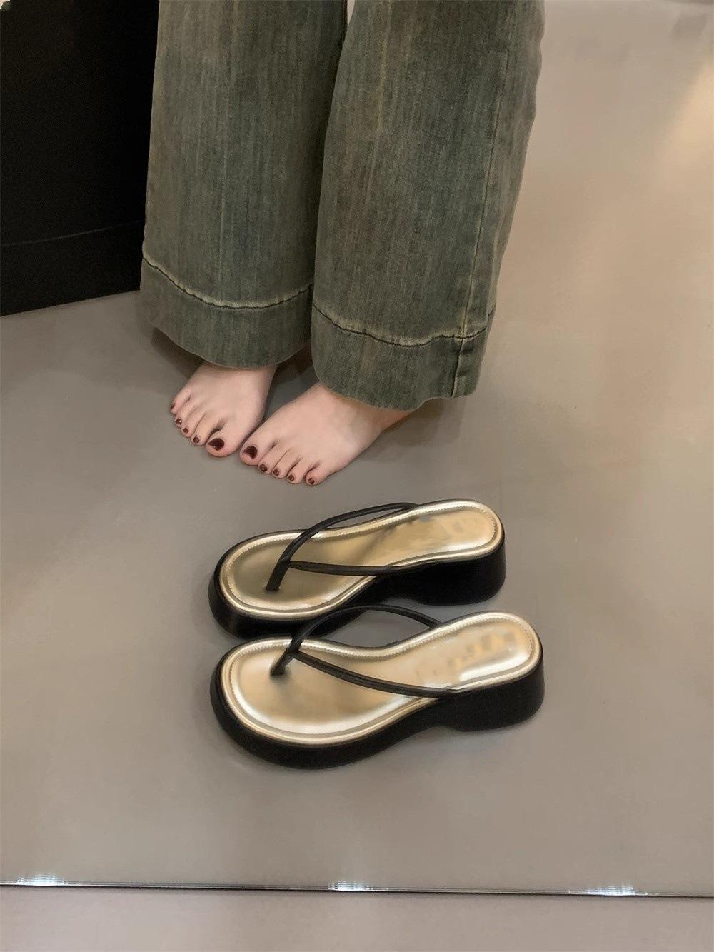 

Internet celebrity fashion trend toe flip-flops shoes women summer wear flat bottom thick bottom holiday leisure beach 40 чёрный