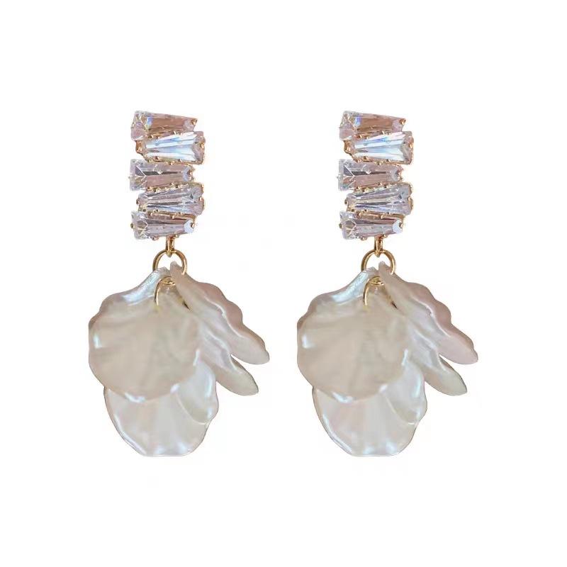 New Flower Shell Zircon Earrings Women's Explosive Earrings Niche Light Luxury High Fashion Versatile Earrings