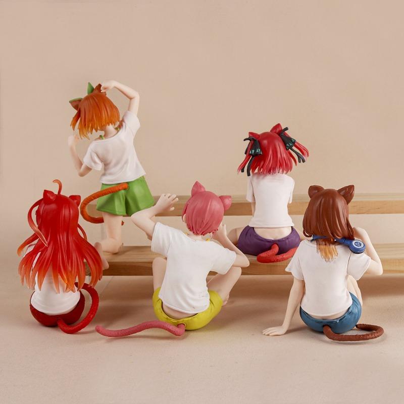 Anime four-leaf cute Nakano Nino car model PVC collectible doll, five-element cat Nakano Mirai figure desktop ornaments