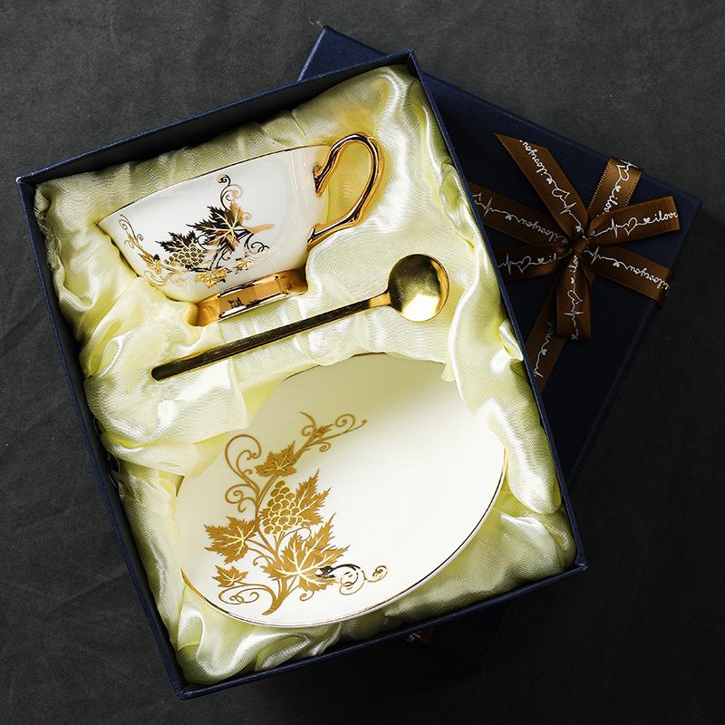 Exquisite Bone China Floral Tea Set: European Style Coffee & Tea Cups with Saucers 220ml