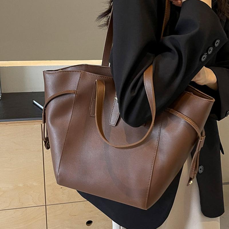 Fashion Tote Bag for Commuting To Work with Large Capacity and Single Shoulder Strap - Simple Women's Bag