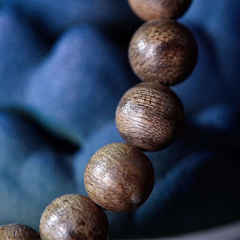 Essential for Agarwood Lovers: Hainan Green Kyara Agarwood Bracelet with 6mm Beads, 29 Count, Retro Style, Authentic Single Strand.