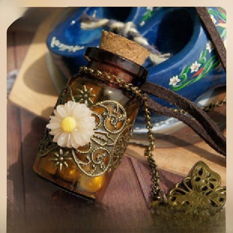 

X324 Happy Encounter Retro Leather Rope Wishing Bottle Sweeper Collar Alloy
