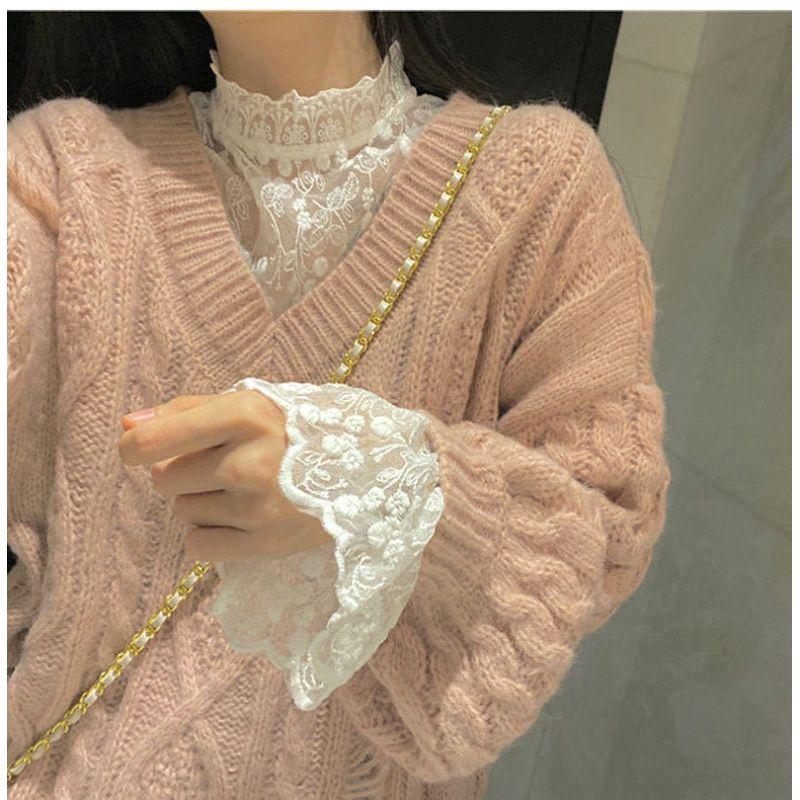 

Женский кружевной свитер с высоким воротником и расклешенными сетчатыми рукавами XL белый