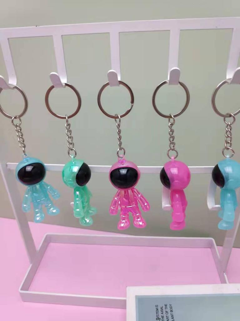 Trendy 3D Astronaut Keychain Pendant for Bags & Clothing