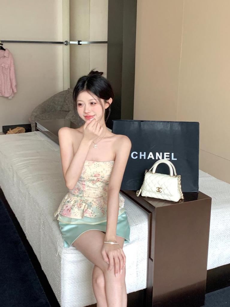 Women's French Floral Hollow-Out Bandeau Vest - Slimming Summer Chic Backless Top