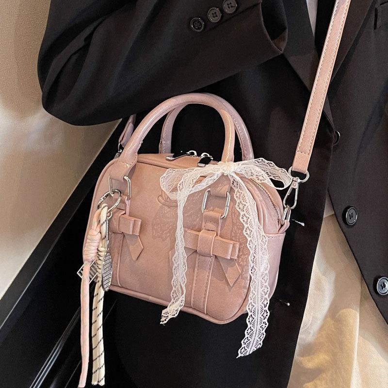 Popular Korean version of sweet and cool style high-end portable Boston bag women's versatile fashion niche design messenger bag