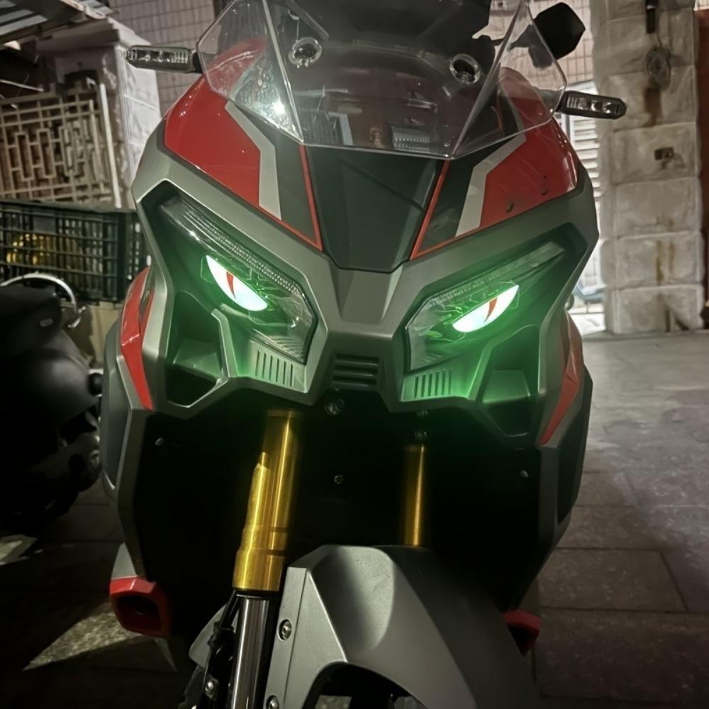 Motorcycle Cat Eyes Glow Stickers 2pcs Green Night Luminous Bike Decal 7cm