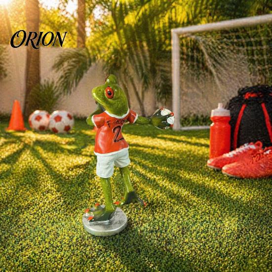 Garden Frog Decoration Cute Football Goalkeeper Figurine, Sports Theme Resin Statue, Funny Small Animal Figurine Novelty Desktop Ornament for