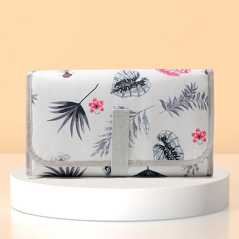 Travel Friendly Infant Changing Mat Super Absorbent Watertight Baby Diaper Changing Pad Multifunction Mom Bag for Pram