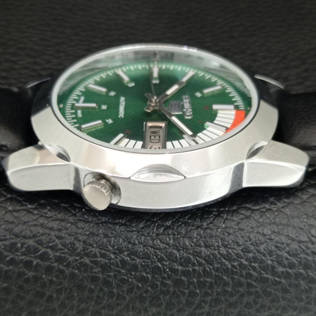 VINTAGE REFURBISHED SEIKO 5 AUTOMATIC JAPAN MENS GREEN DIAL WATCH a445407-1