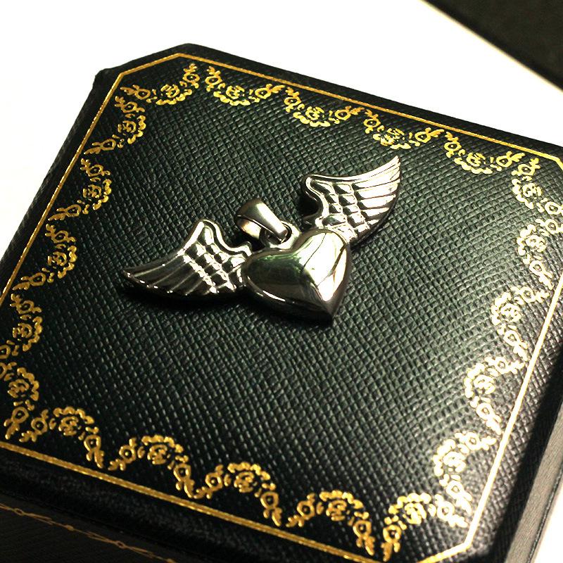 Stainless Steel Heart Wings Pendant Hip Hop Necklace - Non-fading Trendy European and American Style