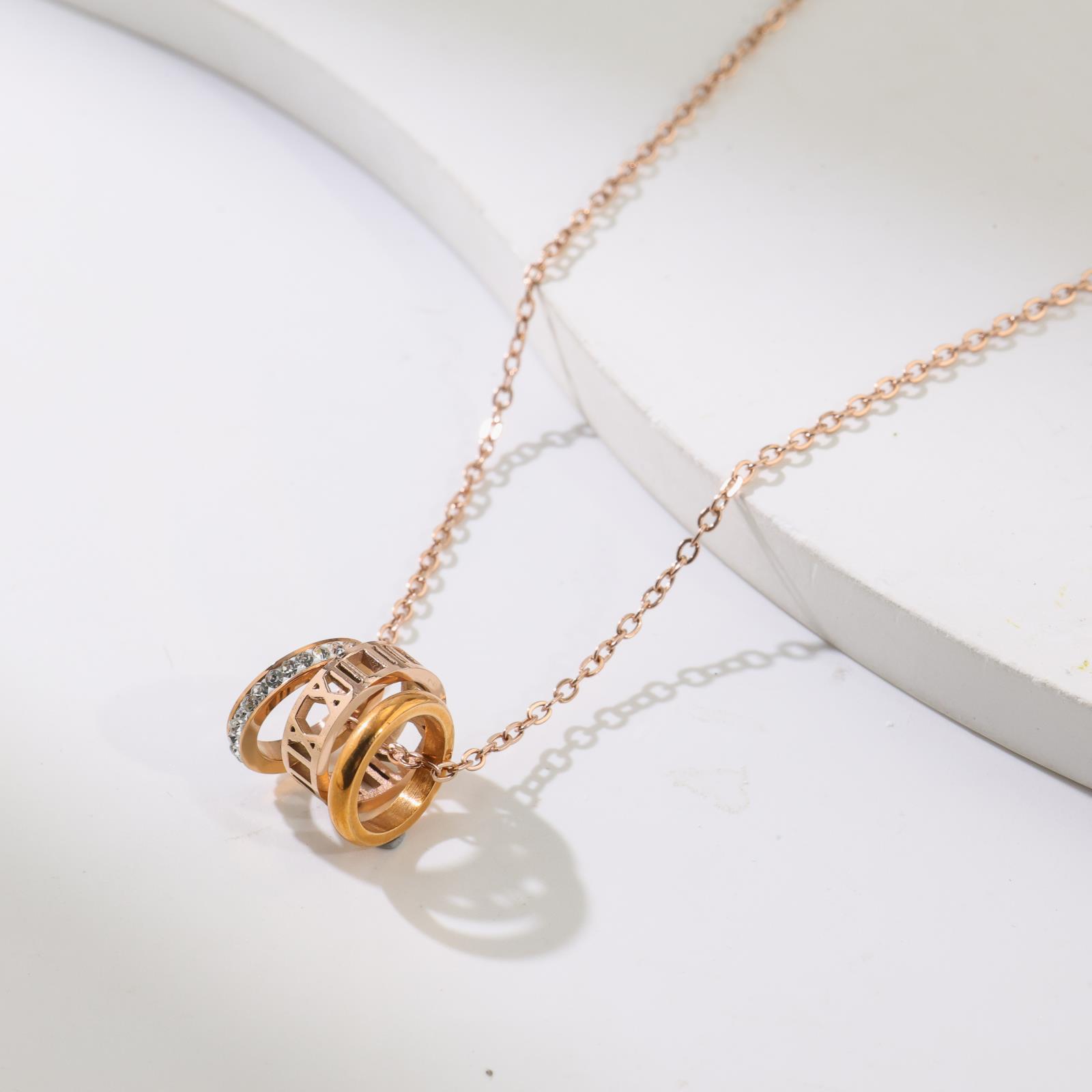 

Simple Rose Gold Roman Numerals Zircon Titanium Steel Necklace Women S Non-Fading Versatile Necklace