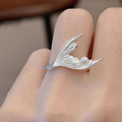 "Xiaoyuer" Qi Yu Anello a Forma di Coda di Pesce Argento-Bianco Avvolgente Anello di Lusso Temperamento Perla Amore E Spazio Profondo Anello alla Moda