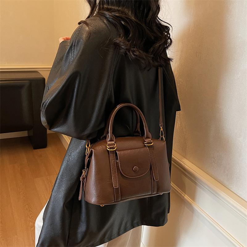 Fashionable Ladies Handbag Small Boston Bag Premium Retro Simple Shoulder Bag PU Material Crossbody Bag Suitable for Daily Commuting Shopping Travel