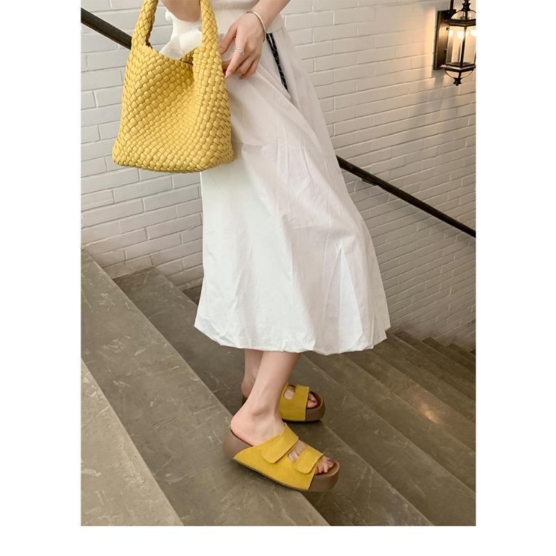 

~ Small toast thick bottom double Velcro lazy one pedal outside wearing sandals female summer 40