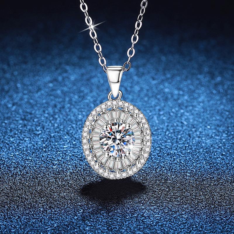New S925 Silver Oval Inlaid Women's Pendant, Niche Fashion, Exquisite, High-quality Wedding Jewelry