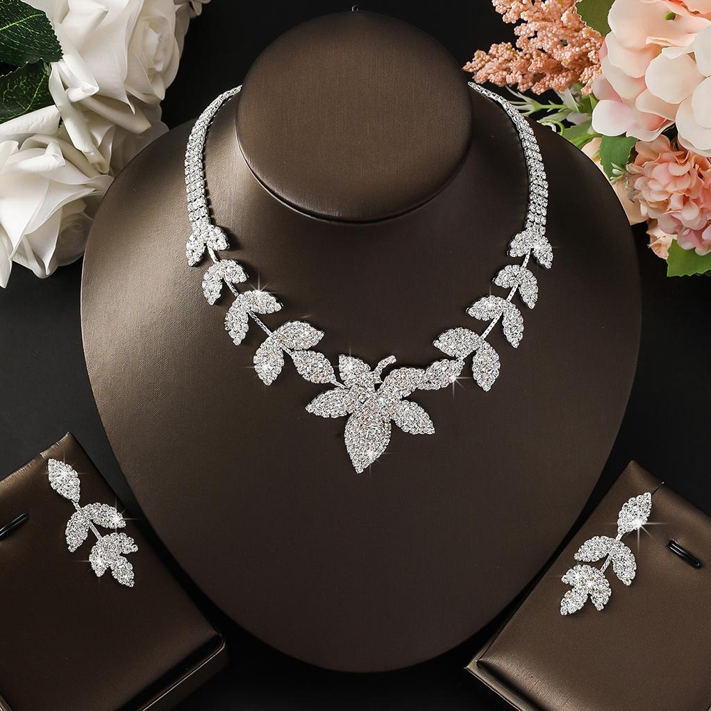 Delicate Claw Chain Leaf Necklace Earrings Set Two-Piece Full Diamond Clavicle Chain Dinner Dress Accessories