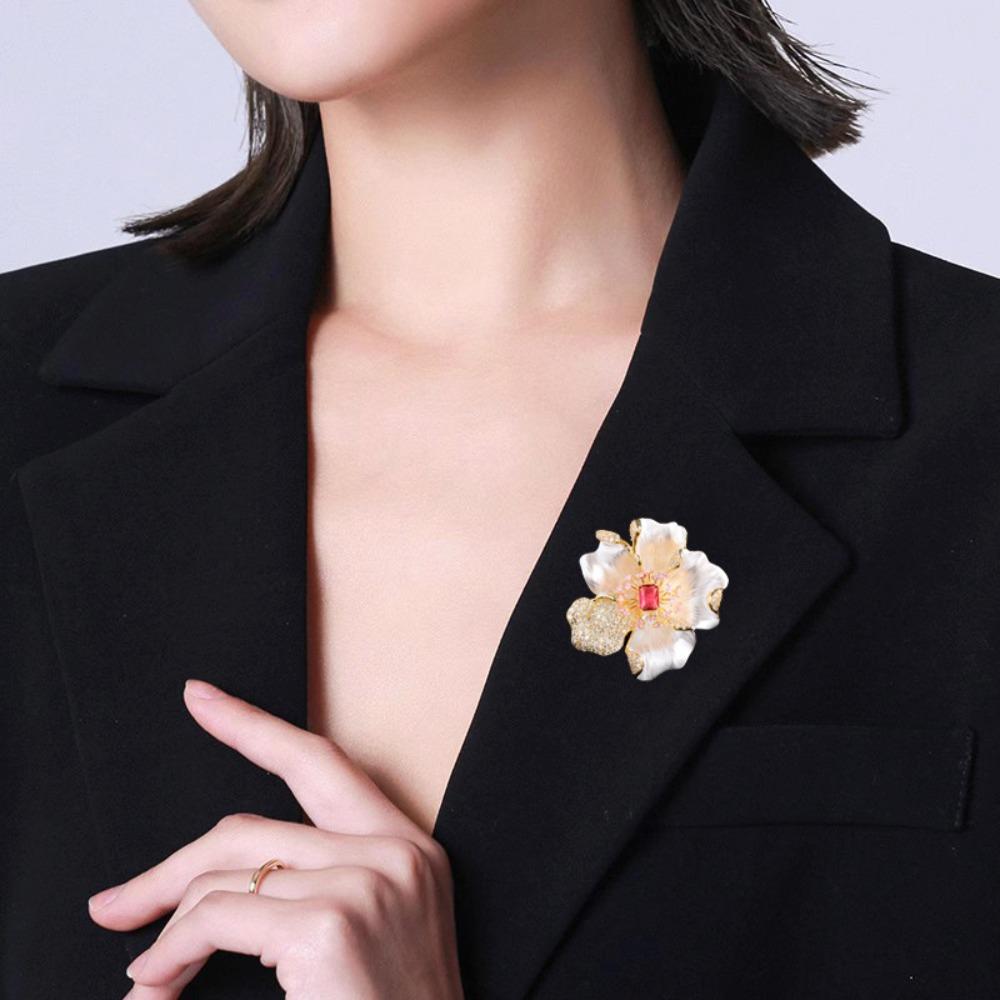 Lapel Pin Flower Brooch Pins Exquisite Suit Jacket Brooch Fashion French Vintage Metal Pins  Party