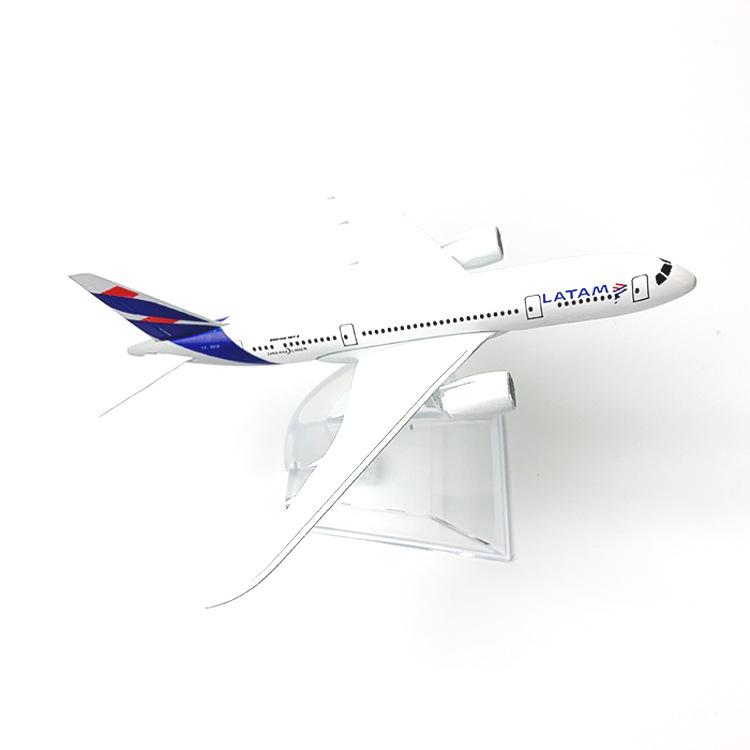 

16CM Alloy Airplane Model LATAM 787 Collectible With Landing Gear Children s Toy Gift