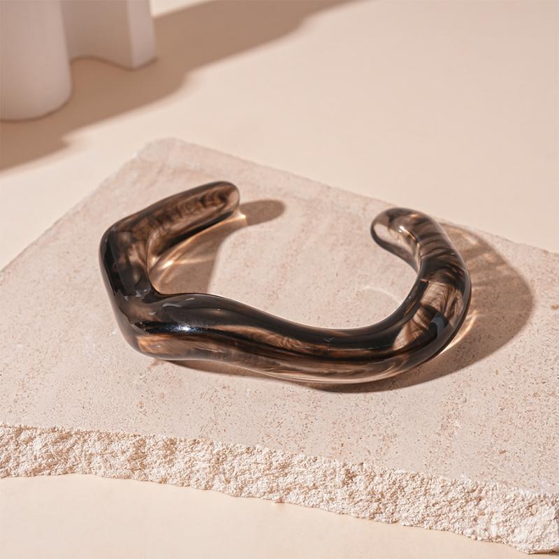 Fashion Unique Irregular Acrylic Cuff Bracelets For Women Simple Texture Multicolor Geometric Open Bangle Female Jewelry