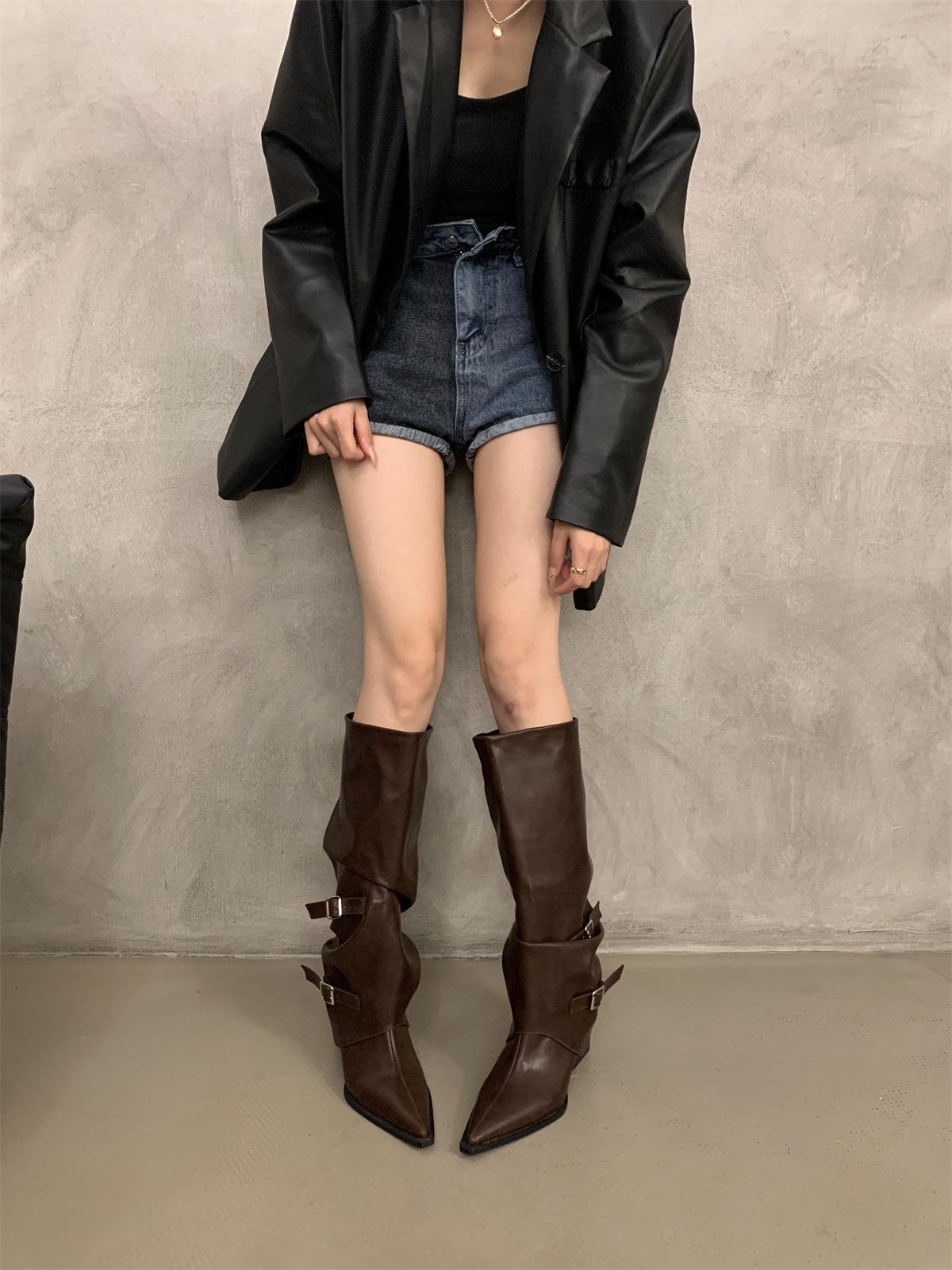 

Ретро-ботинки на толстом каблуке, женские туфли, новые черные высокие рыцарские ковбойские сапоги в стиле вестерн 2024 года 40 коричневый