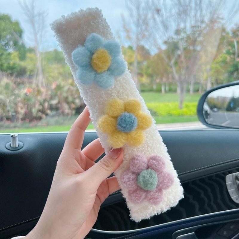 Car Seat Belt Shoulder Protector Cute Floral Creative Lamb Wool Personalized Seat Belt Shoulder Protector
