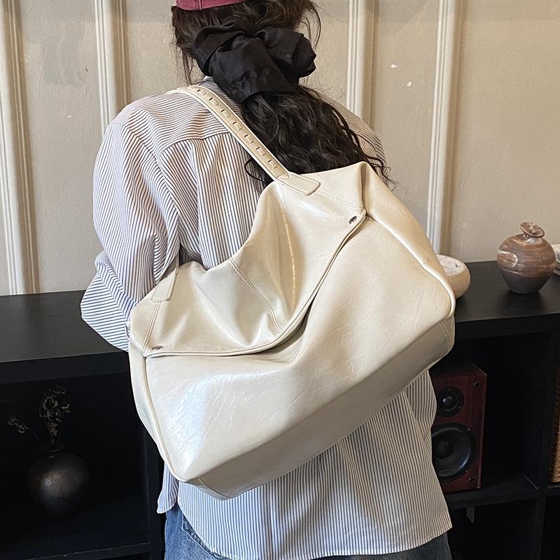 Glossy Faux Leather Hobo Bag Women Fashion Shoulder Bag With Adjustable Strap Soft Texture Handbag Everyday Use