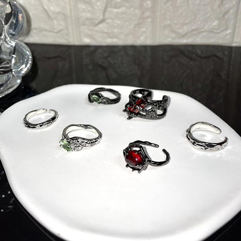 Niche Heavy Industry Dark Exaggerated Fashion Couple Ring Female Cold Wind Advanced Sense Personality Retro Index Finger Ring