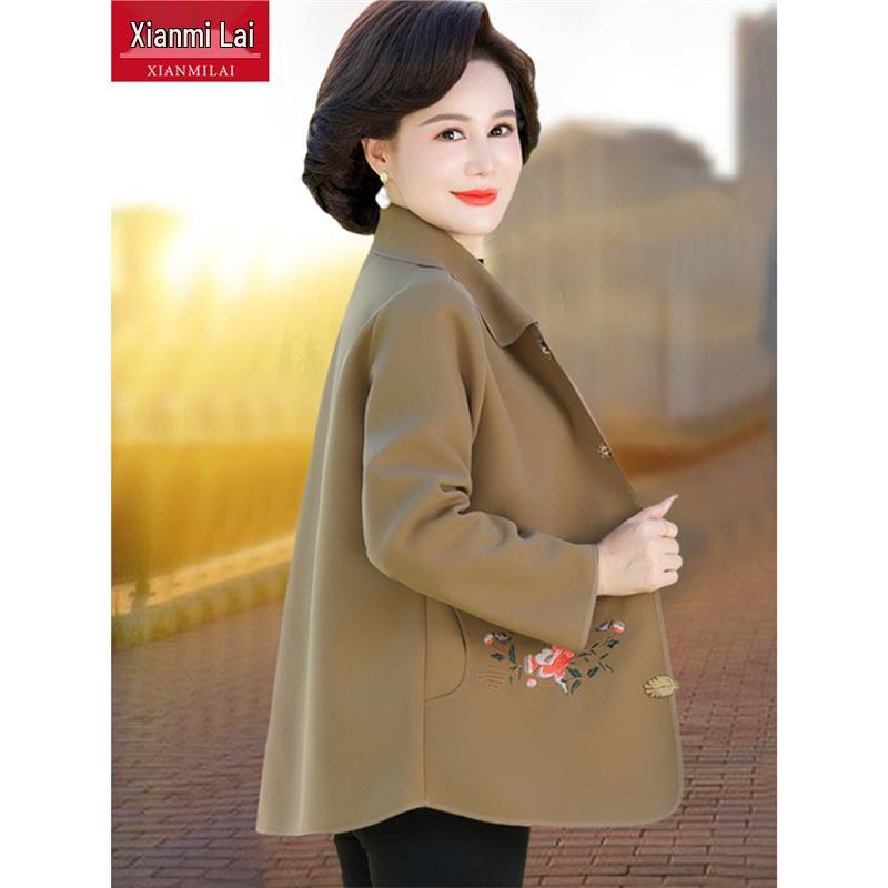 

2025 New Embroidered Trench Coat: Stylish Autumn Outerwear for Women Over 50 2XL (suggested 105-120 jin)