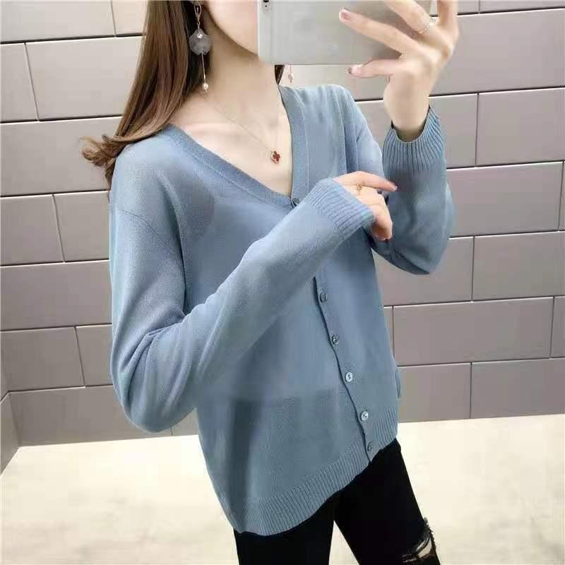 

Весенне-летняя верхняя одежда с длинным рукавом, тонкий свободный солнцезащитный топ, модный зарубежный стиль, однотонный простой трикотажный свитер из ледяного шелка для женщин Average size 54-74 синий