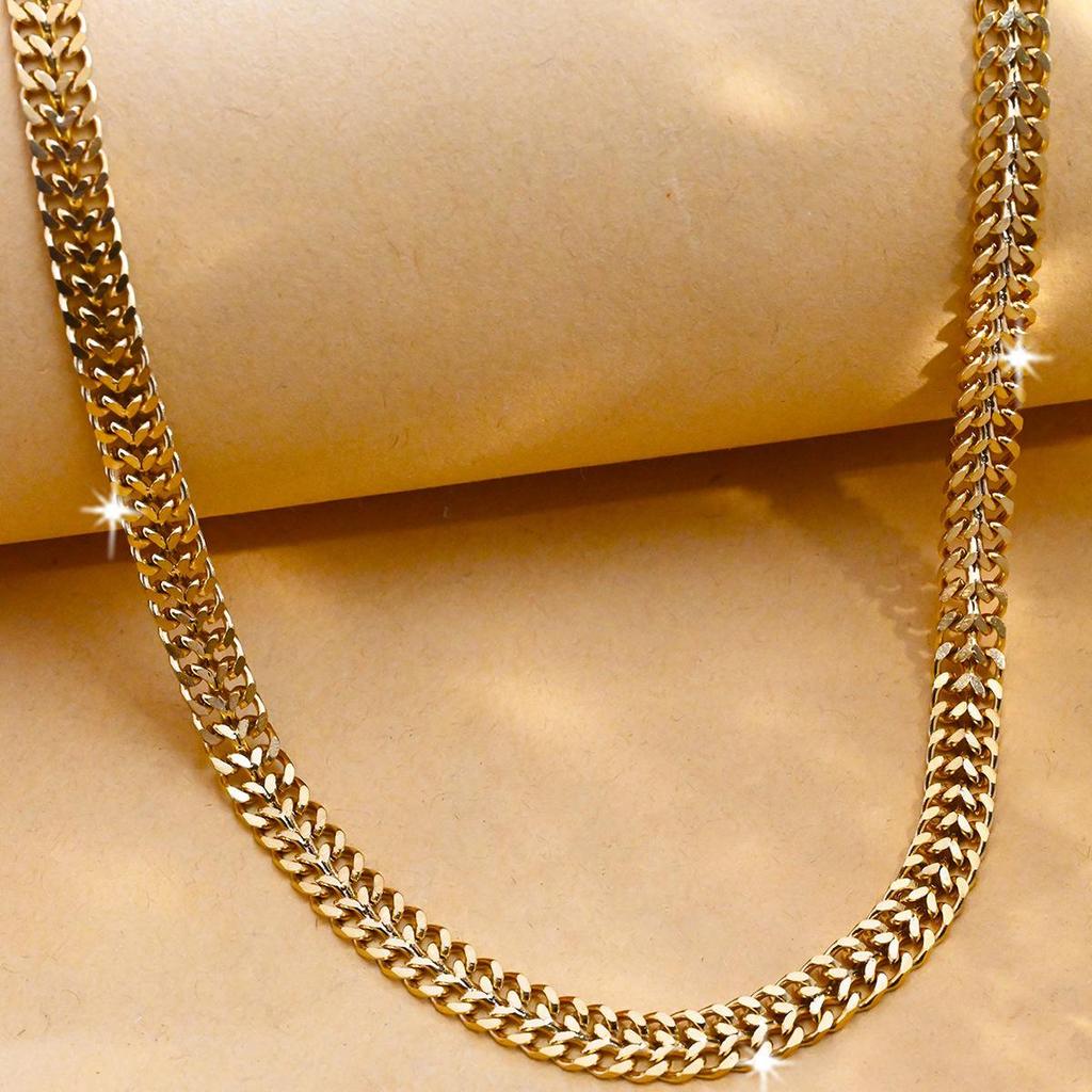 European Street Style Clavicle Chain Necklace: Trendy Hong Kong Style, Stainless Steel Design for Women