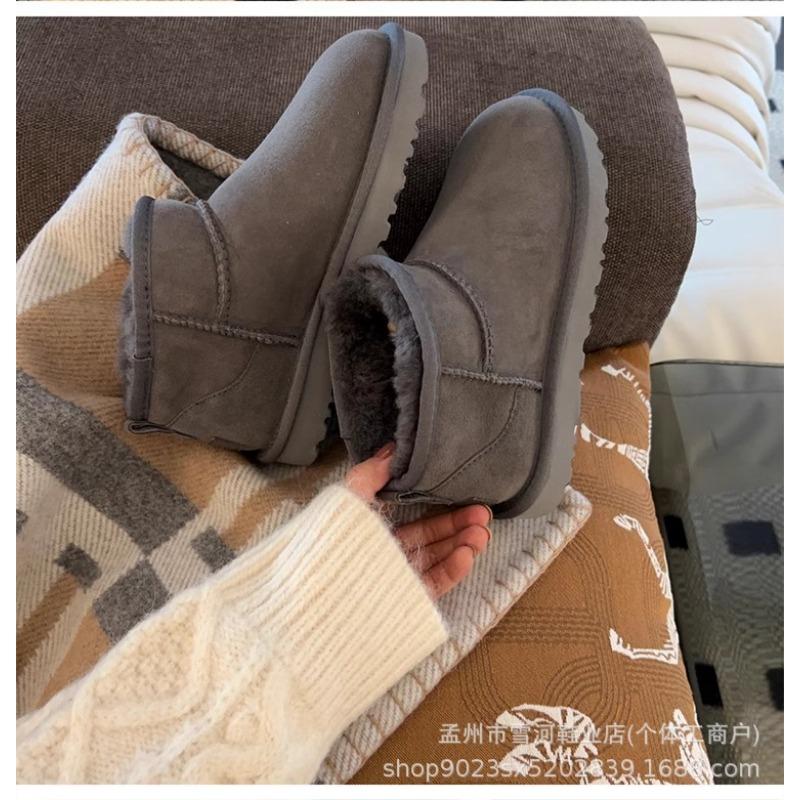 Sheepskin and fur integrated snow boots for women's winter new warm thickened men's short tube thick bottom velvet