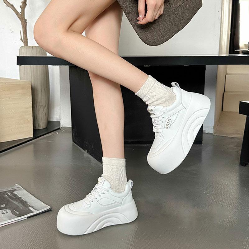 Muffin dikke zool kleine man lelijk schattig brood schoenen dames herfst 2025 nieuw veelzijdig sport en vrije tijd board schoenen