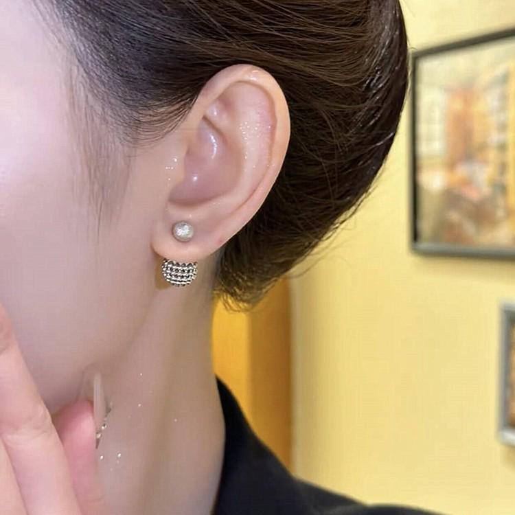 Two-Way Matte Hollow Round Ball Earrings - Retro Light Luxury Studs with Unique Design and Exquisite Small Ear Jewelry.
