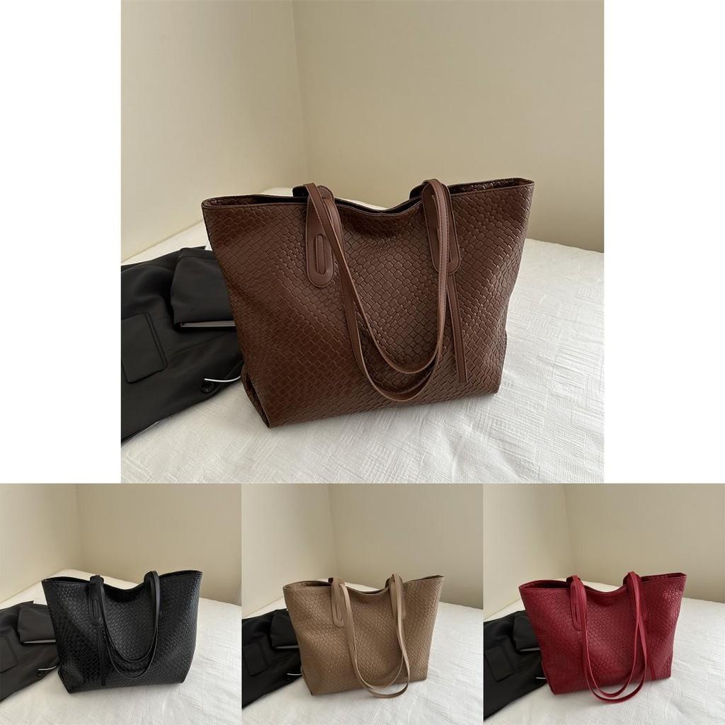 Modern Women's Tote Bag With Elegant Design And Ample Storage For Everyday Commuting