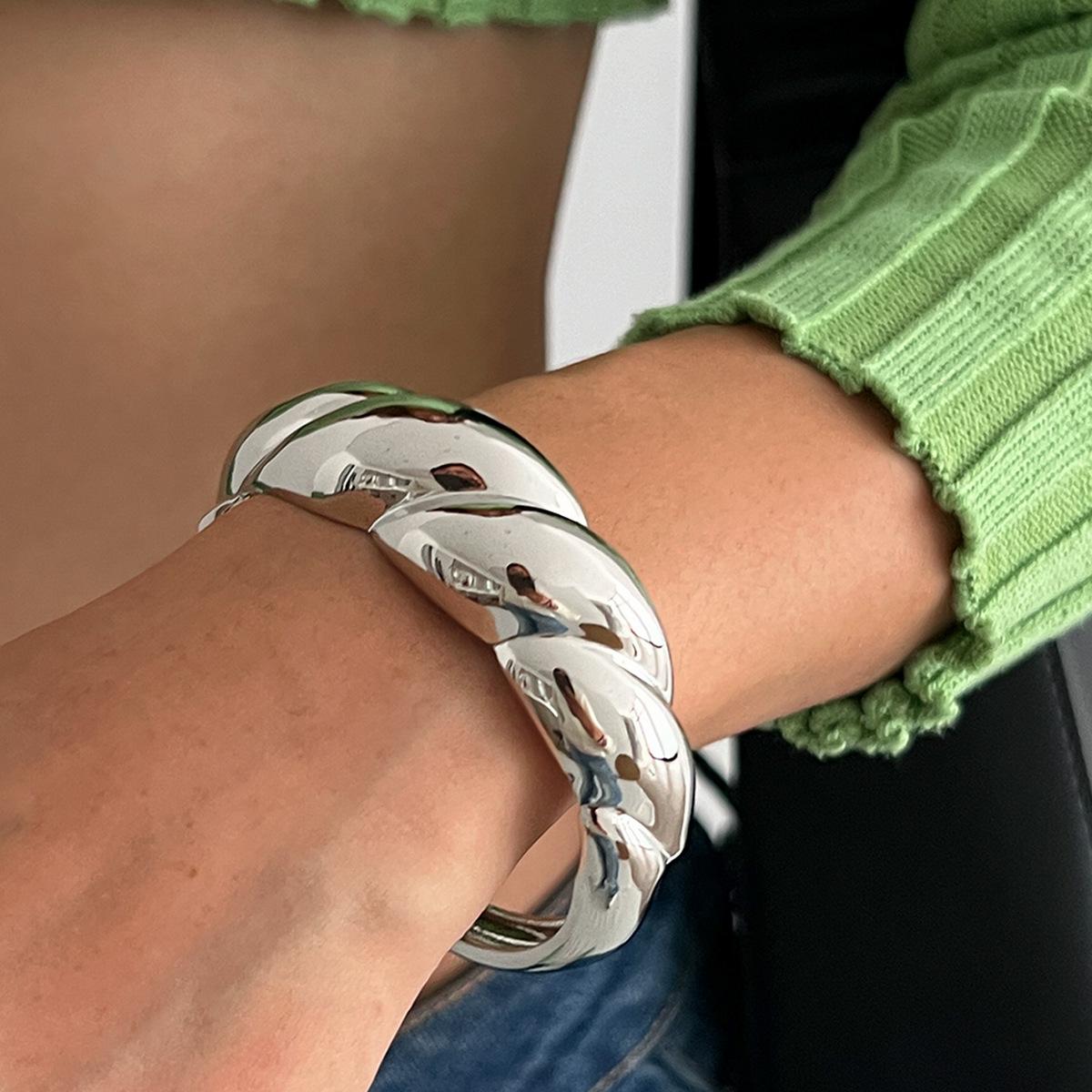 

Дизайн-чувство хип-хоп широкий браслет преувеличенный глянцевый популярный открытый сплав браслет браслет ветровой браслет