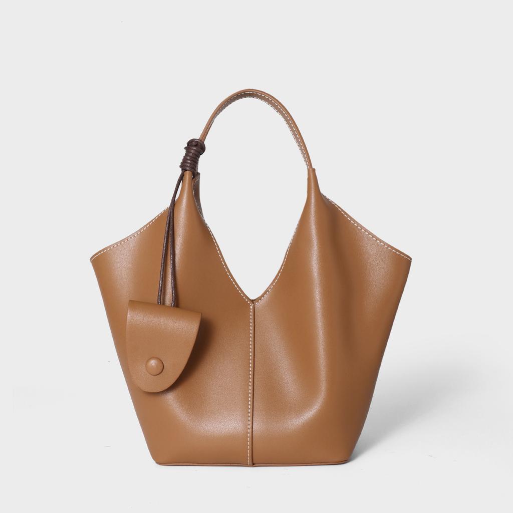 A Niche Large-capacity Tote Bag Made of Genuine Leather with A Slanted Cross for A Vegetable Basket