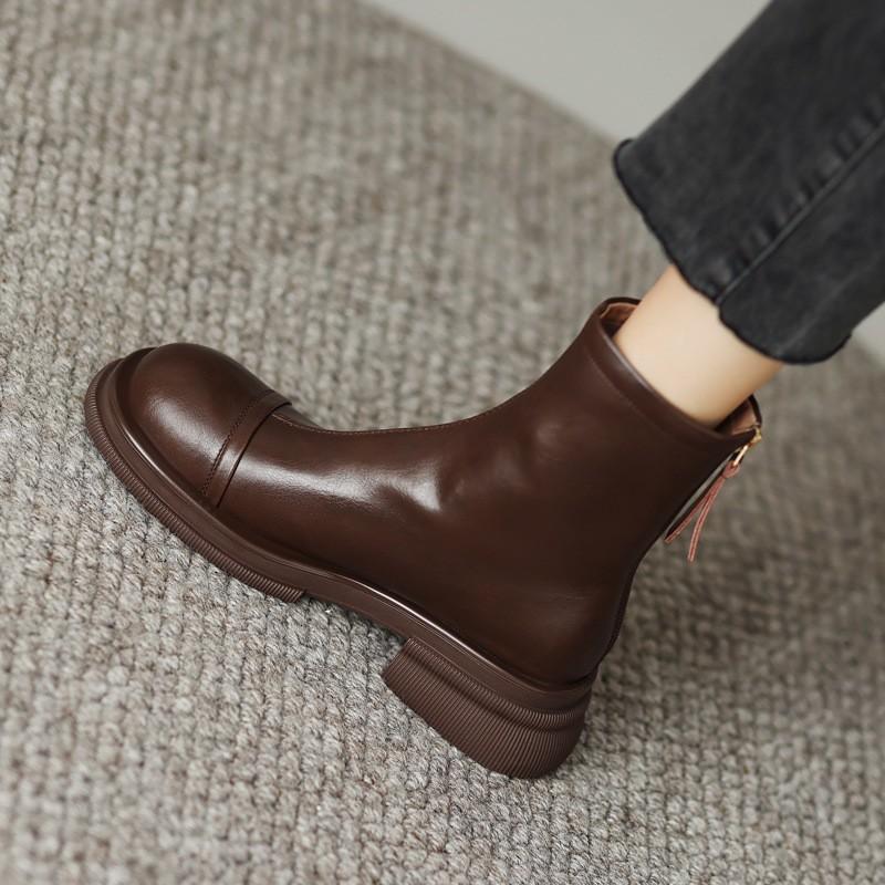 

French thick-soled round-head elastic women s autumn and winter flat-bottomed British style short boots, simple Martin boots 35 коричневый