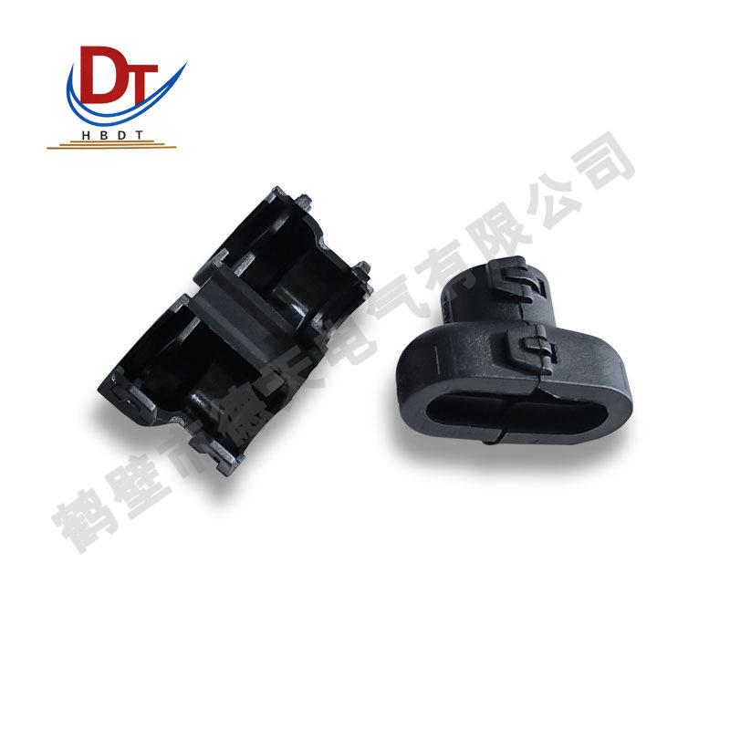 Black Automotive Wire Harness Tail Clip Connector with Domestic Protection - Model 7807644