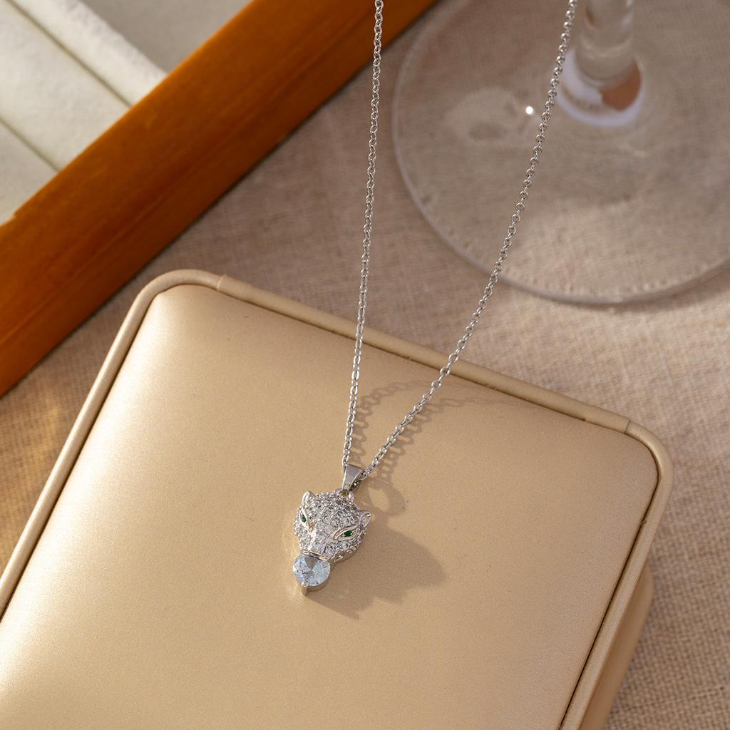 Micro Paved Titanium Steel Cross Pendant Necklace For Women Stylish Versatile Delicate Collarbone Chain