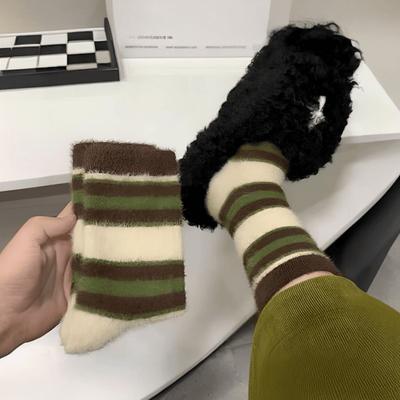 Autumn and Winter Warm Plush Socks, Mink Fleece Retro Color-blocked Striped Thickened Fleece Postpartum Socks for Girls