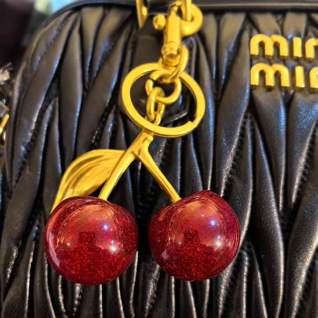 Cherry Crystal Bag Hanging Jewelry, Keychain Car Key Pendant Is Fashionable and Exquisite