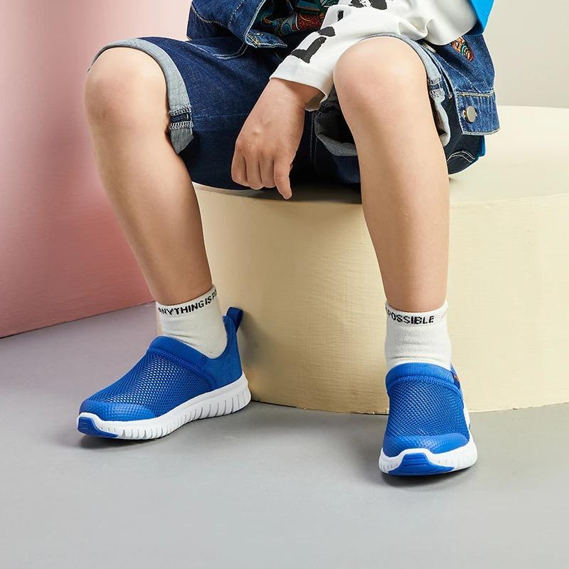 Li Ning Kids Sports Lifestyle Series Slip-On Non-Slip Wear-Resistant Breathable Lightweight Low-Top Running Shoes Kids Running Shoes YKNR108-3