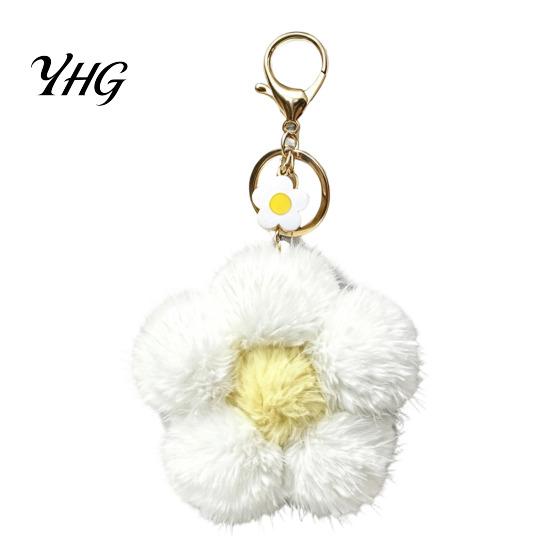 Soft Plush Charm Flower Keychain for Backpack, Fuzzy Floral Keyring Handbags Decorative Accessory Bag Charm, Women Girls Lightweight