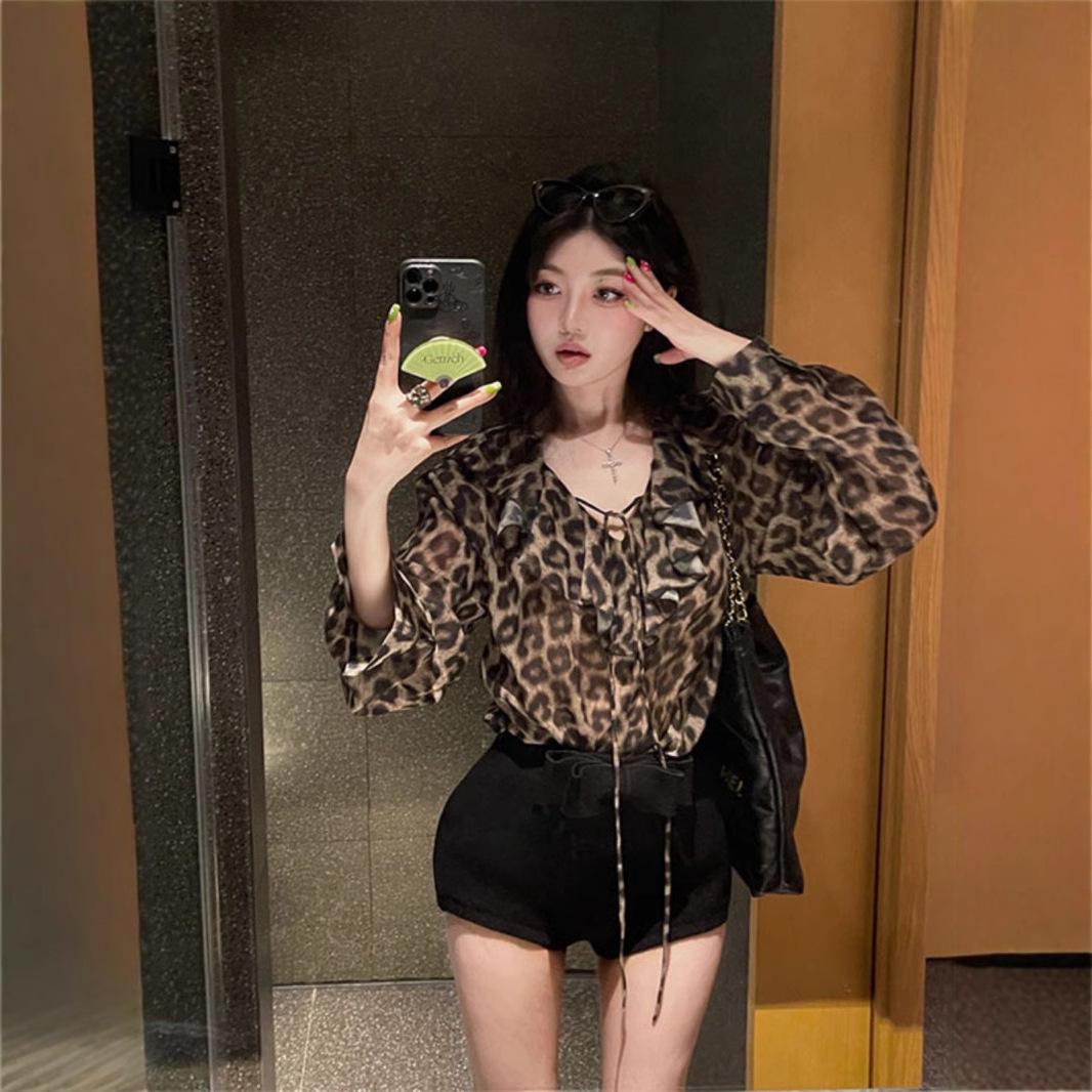 

Women s Hong Kong Retro Leopard Print Ruffle Tie-Up Long-Sleeve Shirt for Spring/Summer XL